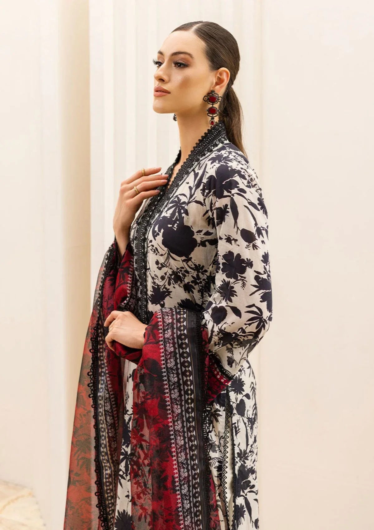 ZAINAB CHOTHANI -3PC EMBROIDERED CAMBRIC DRESS WITH CAMBRIC DUPATTA- FW-80
