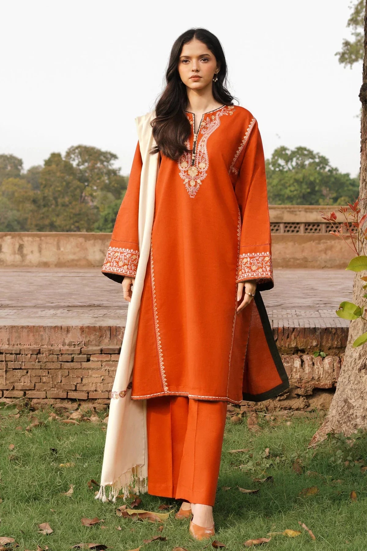 ZARA SHAHJAHAN -3PC EMBROIDERED DHANAK DRESS WITH EMBROIDERED DHANAK WOOL SHAWL- FW-108