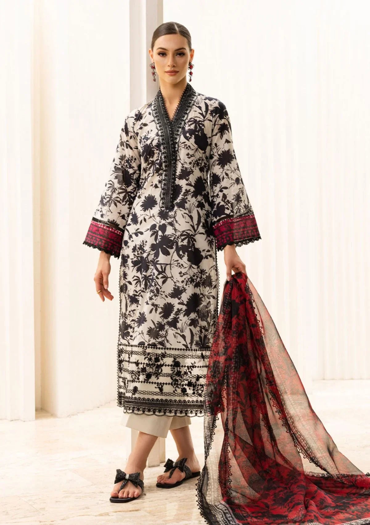 ZAINAB CHOTHANI -3PC EMBROIDERED CAMBRIC DRESS WITH CAMBRIC DUPATTA- FW-80