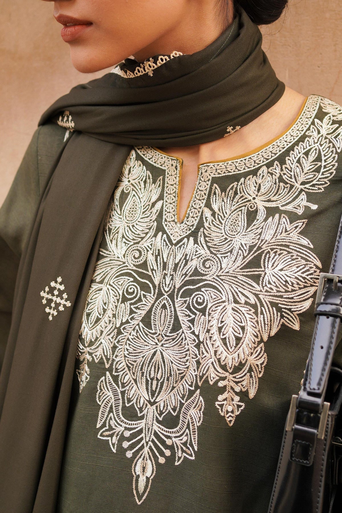 ZARA SHAHJAHAN -3PC EMBROIDERED DHANAK DRESS WITH EMBROIDERED DHANAK WOOL SHAWL- FW-107