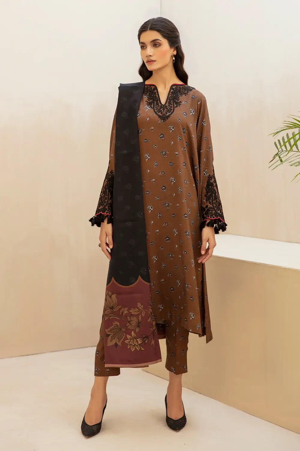 BAROQUE -3PC EMBROIDERED DHANAK DRESS WITH WOOL SHAWL- FW-84